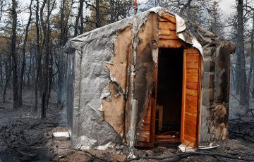 В США изобрели фольгу для защиты деревянных домов от пожаров